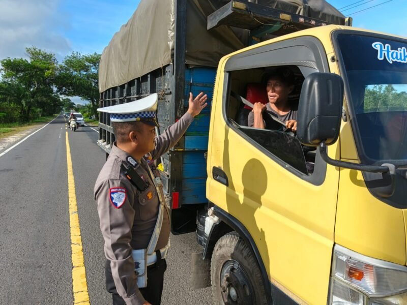 Satlantas Polres Pulang Pisau, Beri Teguran Humanis kepada Pengemudi Truk Overload