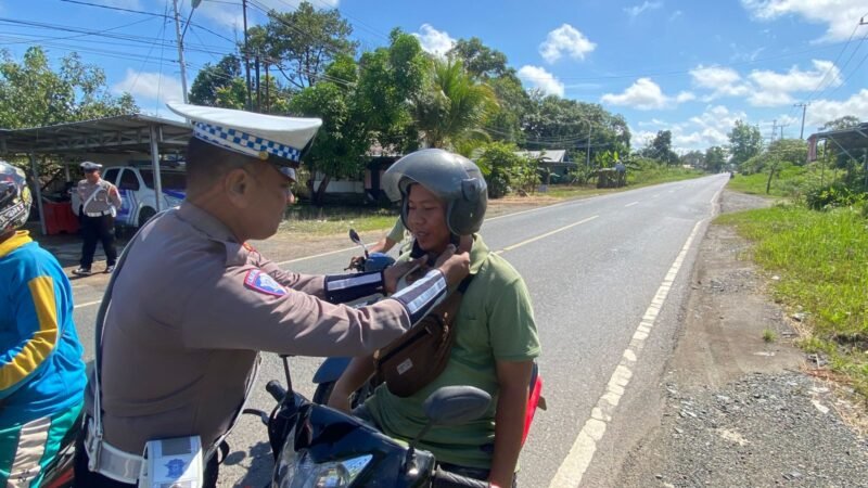 Satlantas Polres Pulang Pisau, Sosialisasi Penggunaan Helm dengan Benar