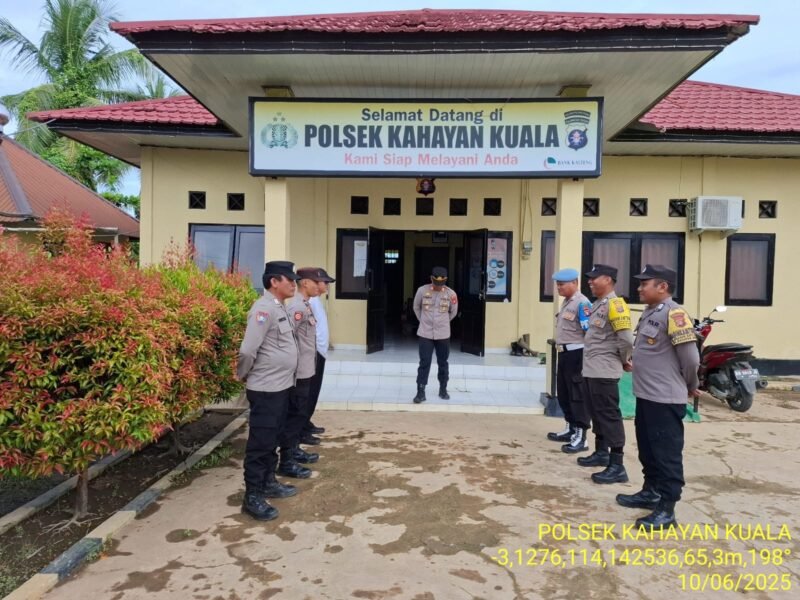 Rutinitas Personil polsek Kahayan kuala melaksanakan serah terima piket penjagaan mako polsek Kahayan kuala