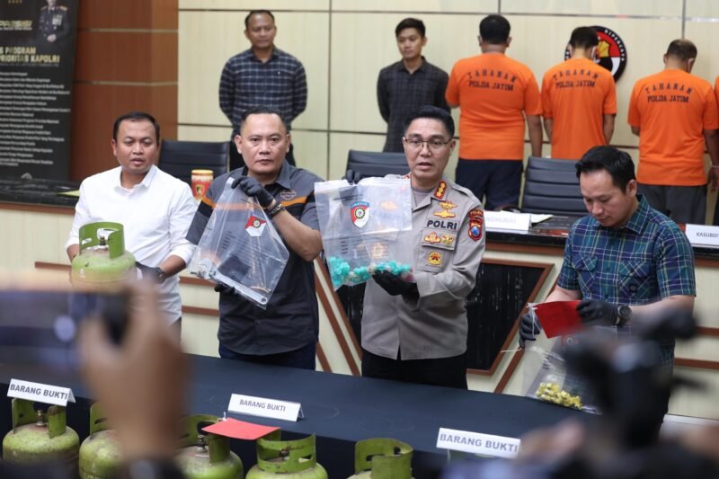 Polda Jatim Berhasil Bongkar Sindikat, Pengoplos LPG Subsidi di Malang 4 Orang Ditetapkan Sebagai Tersangka
