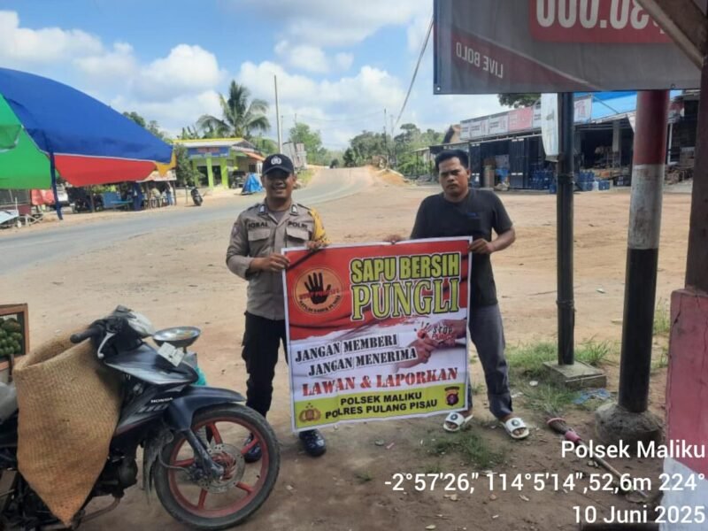 Bhabinkamtibmas Polsek Maliku Sosialisasikan Saber Pungli di Desa Binaan