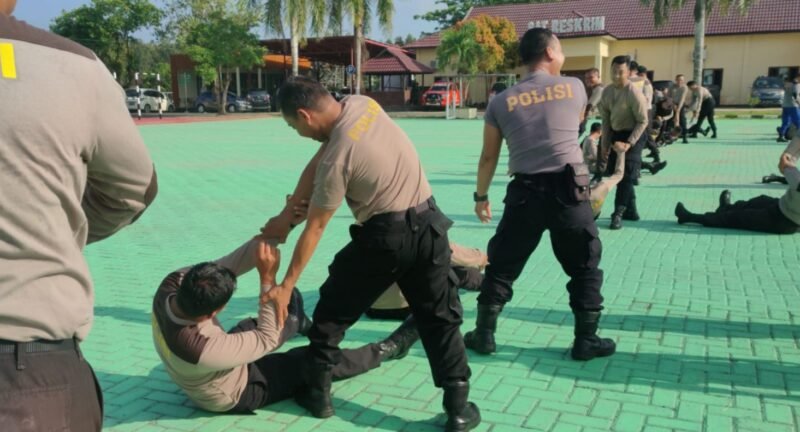 Perkuat Fisik Personel, Polres Pulang Pisau Gelar Latihan Beladiri Polri