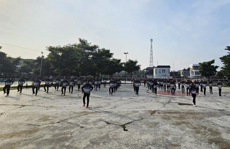 Upaya Menjaga Kebugaran Tubuh, Prajurit Dan ASN Kodim 0808/Blitar Laksanakan Olahraga Di Sport Center