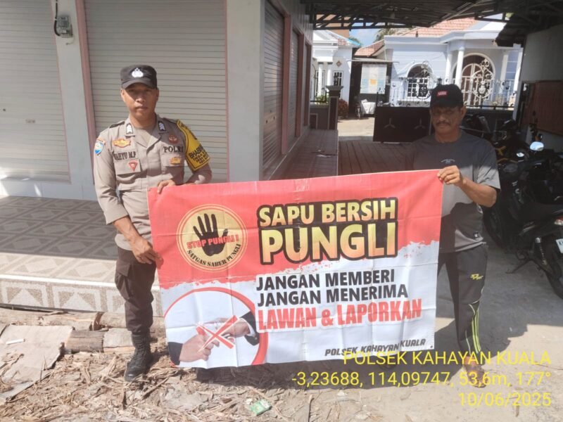 Polsek Kahayan Kuala, lakukan sosialisasi kepada warga terkait telah di bentuknya Tim Satgas Saber Pungli di Wilkum Polres Pulang Pisau