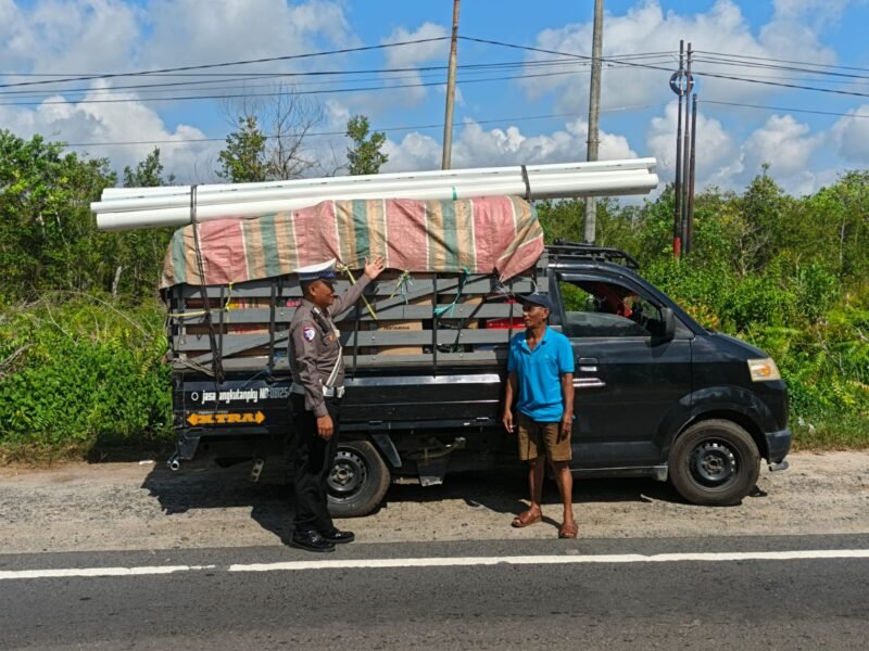 Satlantas Polres Pulang Pisau, Beri Teguran Humanis kepada Pengemudi Truk Overload