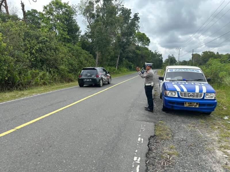 Personel Satlantas Polres Pulang Pisau, Menggelar Patroli Daerah Rawan Laka dan Rawan Pelanggaran Lalu Lintas