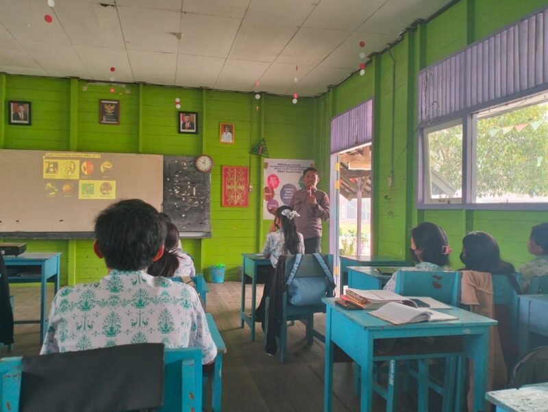 Cegah Judi Online di Kalangan Pelajar, Sat Binmas Polres Pulang Pisau Lakukan Pembinaan Di Sekolah