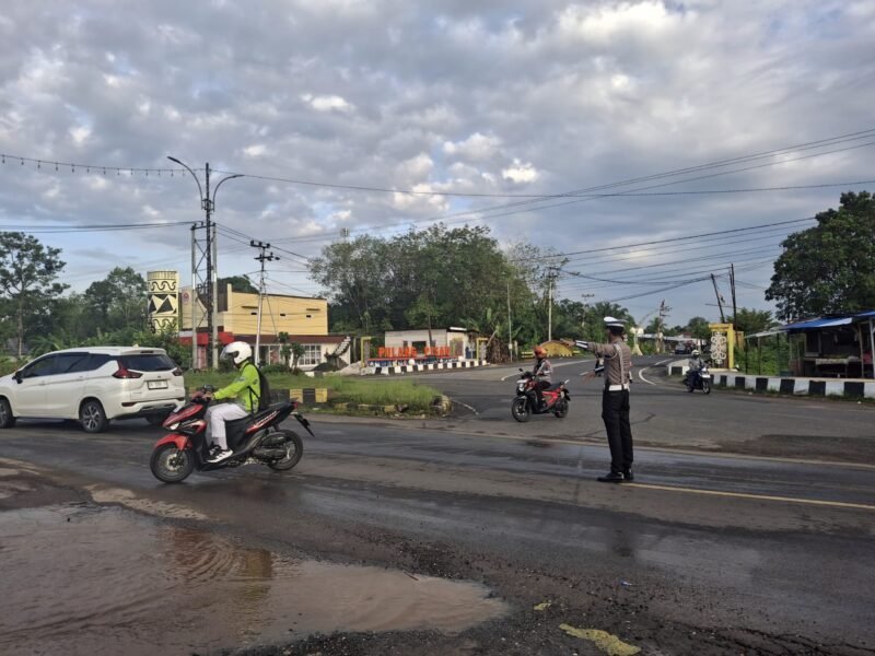 Atur Arus Lalu Lintas Pagi Hari Cegah Laka Lantas
