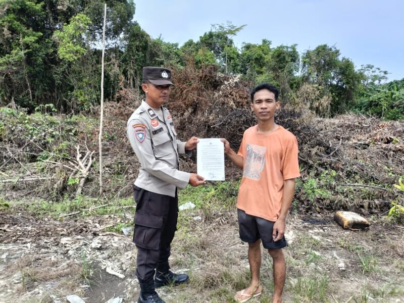 Cegah Karhutla, Satgas Bina Karuna Polres Pulang Pisau Sosialisasikan Maklumat Kapolda Kalteng
