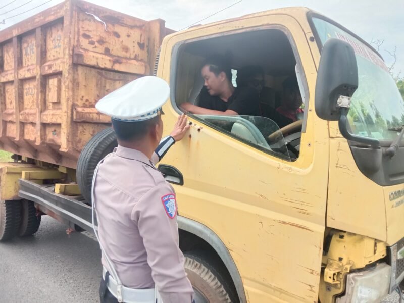 Satlantas Pulang Pisau, Tegur Pengemudi Tanpa Sabuk Pengaman