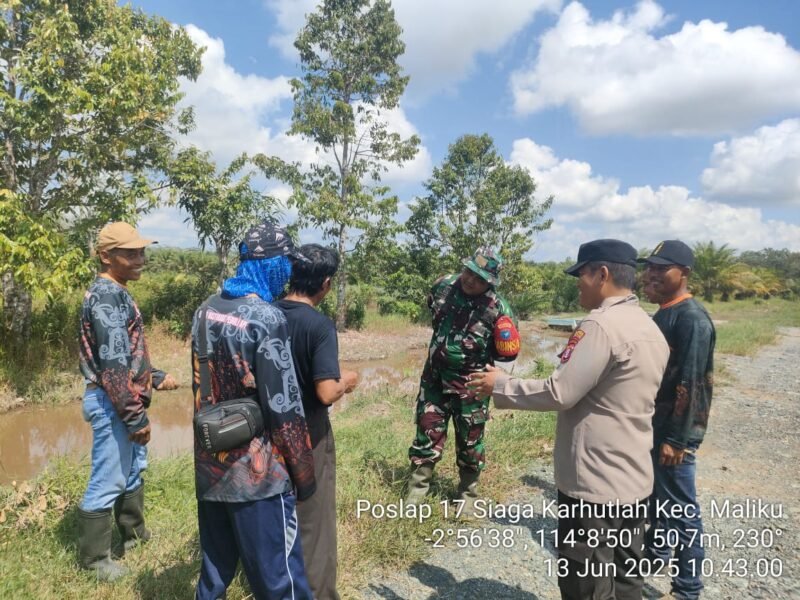 Poslap 17 Wilkum Polsek Maliku, Sambangi Warga Masyarakat Sampaikan Larangan Karhutla