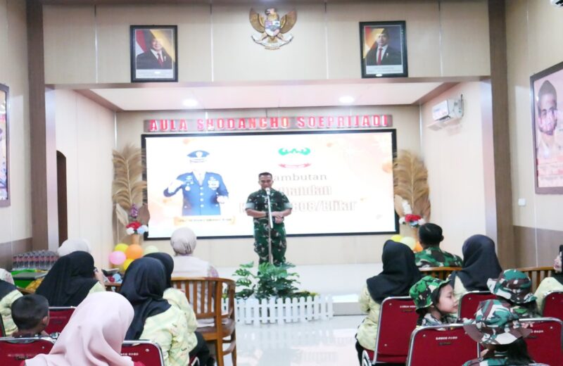 Ketua Yayasan Kartika Jaya Koordinator Kodim 0808 Hadiri Pentas Seni Para Murid TK Sejajaran Kodim 0808/Blitar