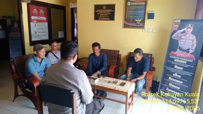 Personel Polsek Kahayan Kuala, menyampaikan pesan Kamtibmas, dan Himbauan kamtibmas dan mendukung Program pemerintah terkait ketahanan pangan