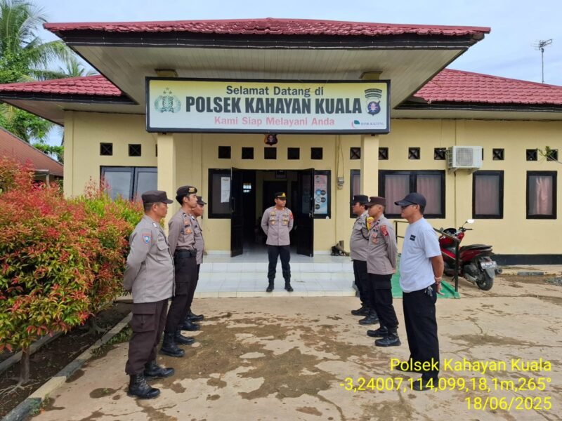 Rutinitas Personil polsek Kahayan kuala melaksanakan serah terima piket penjagaan mako polsek Kahayan kuala