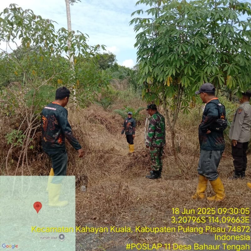 Dalam giat Poslap 11 Karhutla Desa Bahaur Tengah, Personel Polsek Kahayan Kuala sambangi warga dan Memberikan himbauan Tentang Larangan Membakar hutan dan lahan