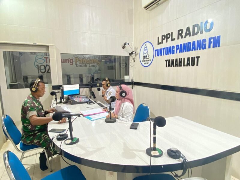 TMMD Ke-124 Kodim 1009/Tanah Laut Pada Siaran Dialog Interaktif Tanah Laut Menyapa