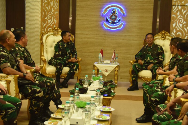 Dankodiklatal Sambut Kunjungan Sekjen Kemhan RI di Kodiklatal