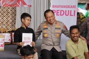 Polrestabes Surabaya dan Bhayangkari, Bantu Kaum Difabel
