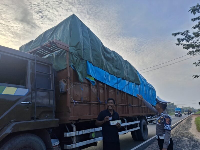 Kendaraan Overload Dicegat, Sopir Diberi Teguran