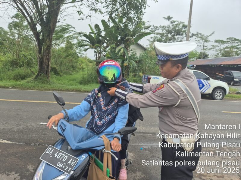 Satlantas Polres Pulang Pisau, Sosialisasi Penggunaan Helm dengan Benar