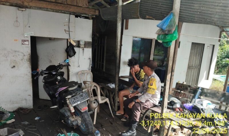 Personil Polsek Kahayan Kuala secara masif lakukan giat himbauan Stop dan Larangan bermain Judi Online