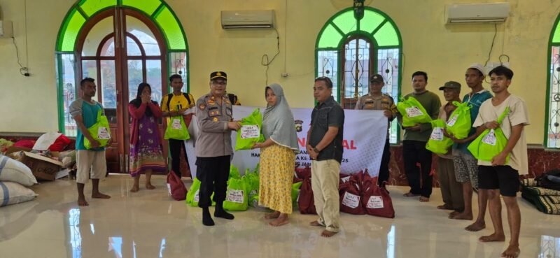 Bakti Sosial Penyaluran Bantuan, Kepada Korban Kebakaran di Desa Sungai Dualap