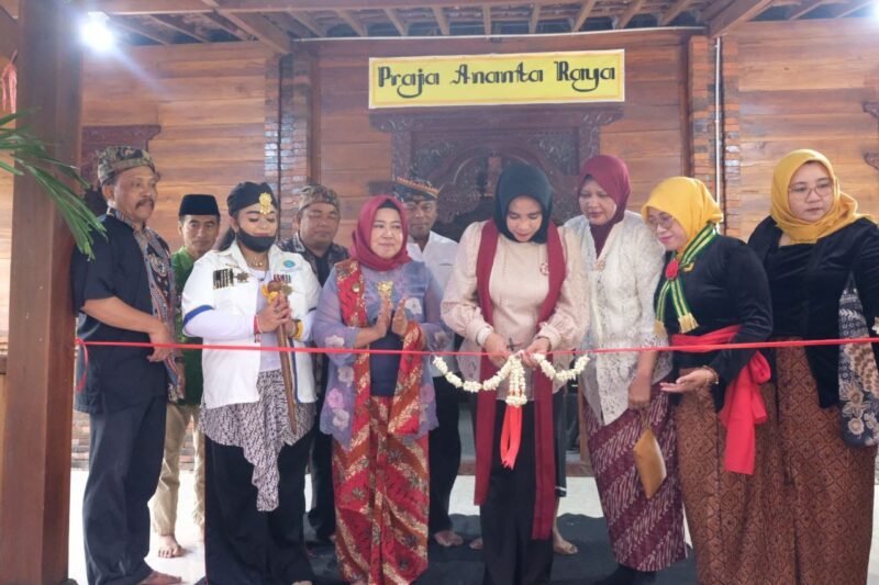 Wabup Sidoarjo Mimik Idayana Resmikan Tetenger Gubuk Praja Ananta Raya