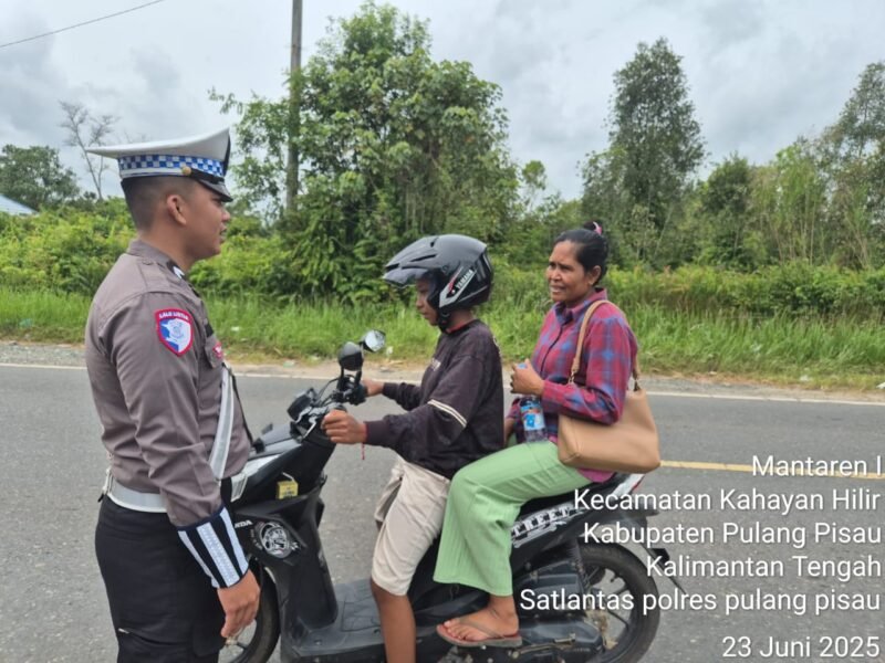 Teguran Humanis Kepada Pengendara Sepeda Motor Yang tidak Menggunakan Helm