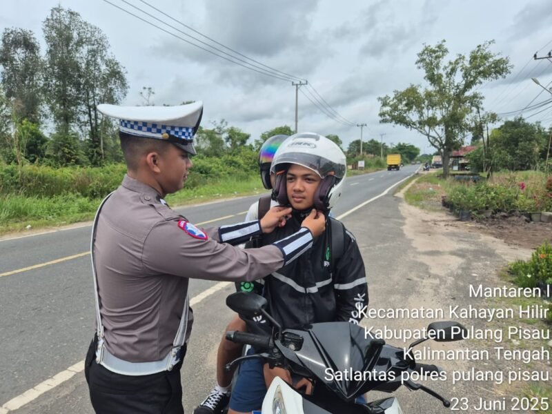 Satlantas Polres Pulang Pisau, Sosialisasi Penggunaan Helm dengan Benar