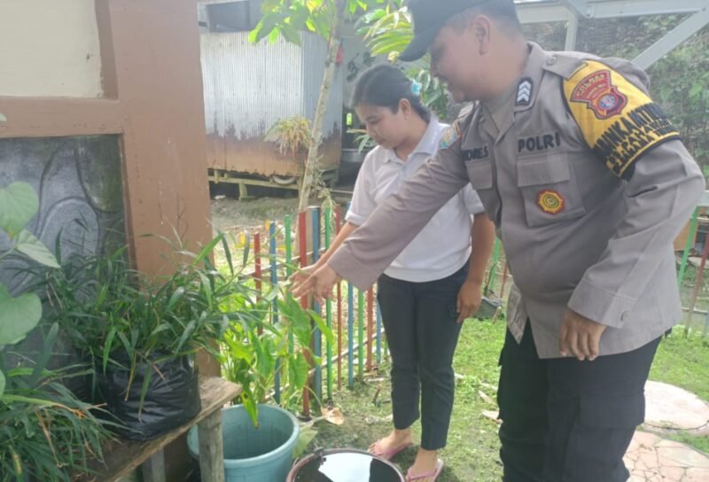 Sosialisasi Pangan Bergizi, Bhabinkamtibmas Polsek Banama Tingang Ajak Warganya Tanami Lahan Pekarangan