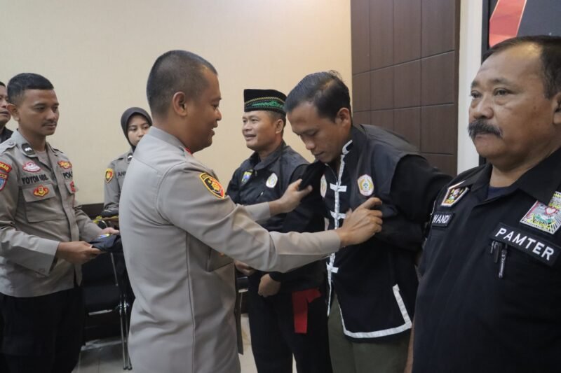 Dikukuhkan Polres Mojokerto, Satgas PAM Sentot Prawirodirdjo Siap Jaga Malam Satu Suro