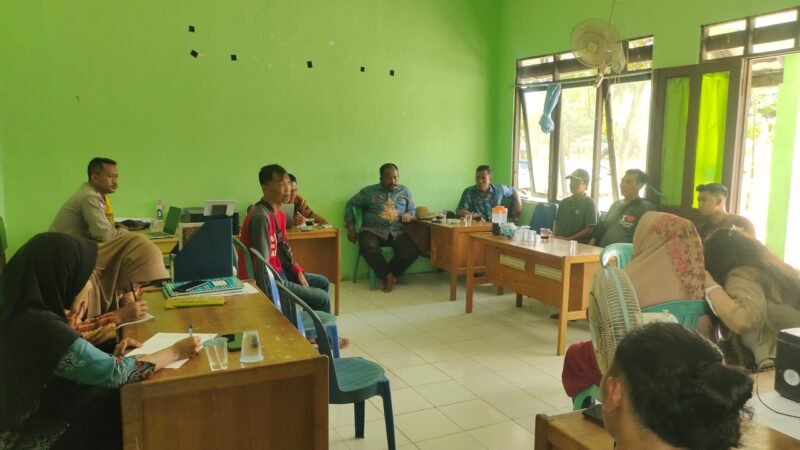 Bhabinkamtibmas Polsek Pandih Batu Sampaikan Kepada Warga Masyarakat Waspadai Modus Penipuan Online