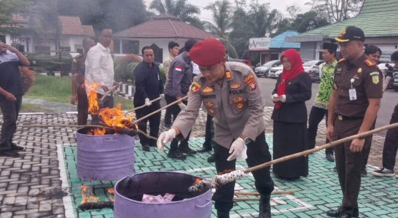 Pemusnahan Barang Bukti Narkoba, Kejari dan Polres Pulang Pisau Tegaskan Komitmen Bersama Berantas Narkoba