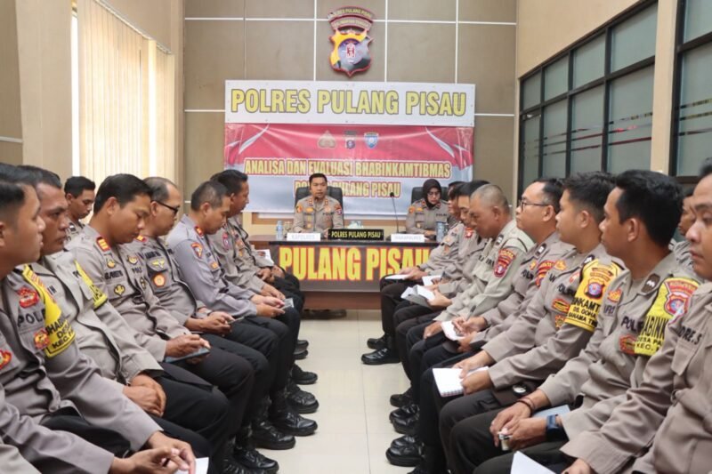 Anev Bhabinkamtibmas, Kapolres Pulpis Dorong Peran Aktif dan Etika Profesional di Tengah Masyarakat