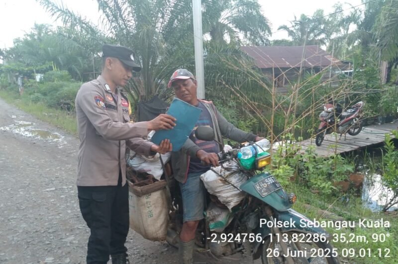 Kegiatan Sosialisasi Akun Media Sosial Humas Polres Pulang Pisau oleh personil Polsek Sebangau Kuala