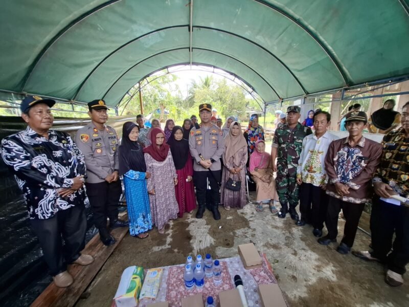 Mendekatkan Diri dengan Masyarakat, Kapolres Pulang Pisau Laksanakan Anjangsana dan Bansos