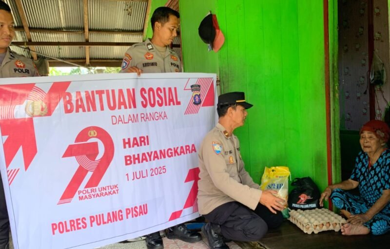 Respons Cepat Polres Pulang Pisau, Nenek Rubayah di Anjir Terima Bantuan Sembako