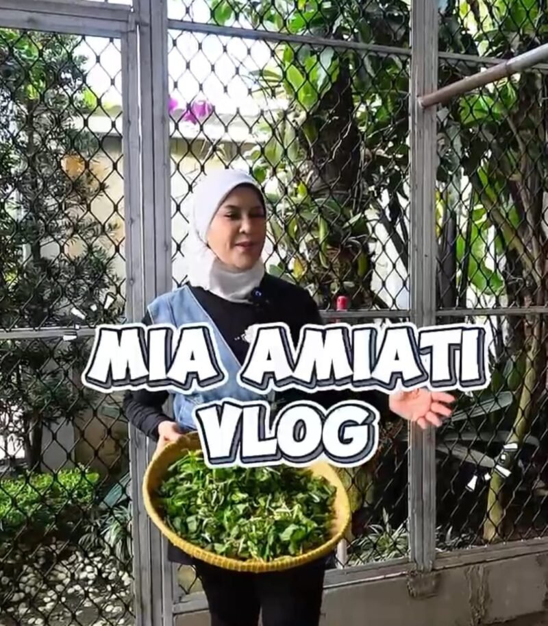 Prof. Mia Amiati: Mengenal Asal Usul dan Keunikan Burung Merak