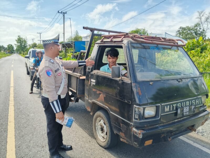 Satlantas Pulang Pisau, Tegur Pengemudi Tanpa Sabuk Pengaman