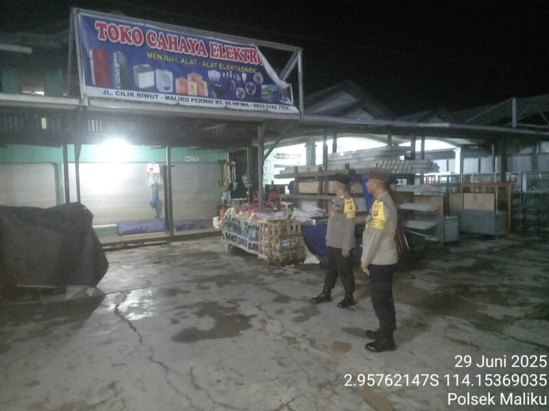 Polsek Maliku, Laksanakan Kegiatan Patroli Malam Monitoring Situasi Kamtibmas dilingkungan Pertokoan