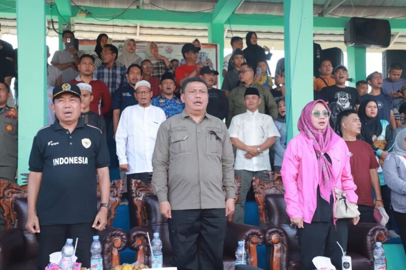 Wakil Bupati Tanjab Barat secara Resmi Tutup open turnamen sepak bola Hamdani Cup VII