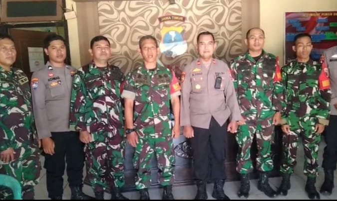 DALAM RANGKA HARI ULANG TAHUN(HUT) BAYANGKARA KE 79 JAJARAN KORAMIL 09 MENDATANGI KANTOR POLSEK PRAGAAN