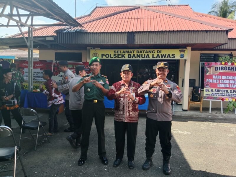 HUT Bhayangkara ke-79, Danramil Lettu Inf Ponidi Beri Kejutan untuk Kapolsek Banua Lawas