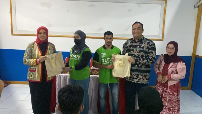 Layak Disandingkan dengan Profesional, Keterampilan Warga Binaan Rutan Tanjung Redeb Memukau Para Instruktur Batik