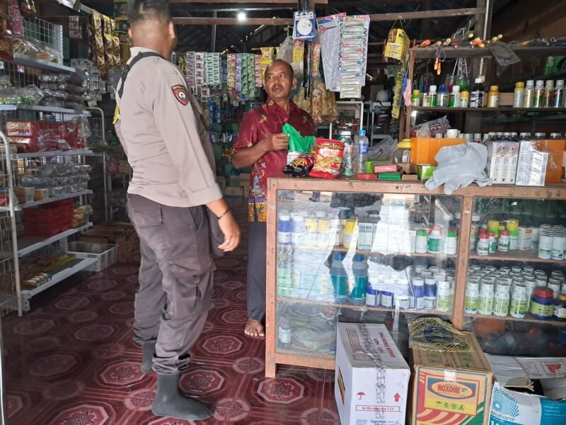 Bhabinkamtibmas sambang dan memberikan himbauan kamtibmas Kepada warga Desa Gadabung