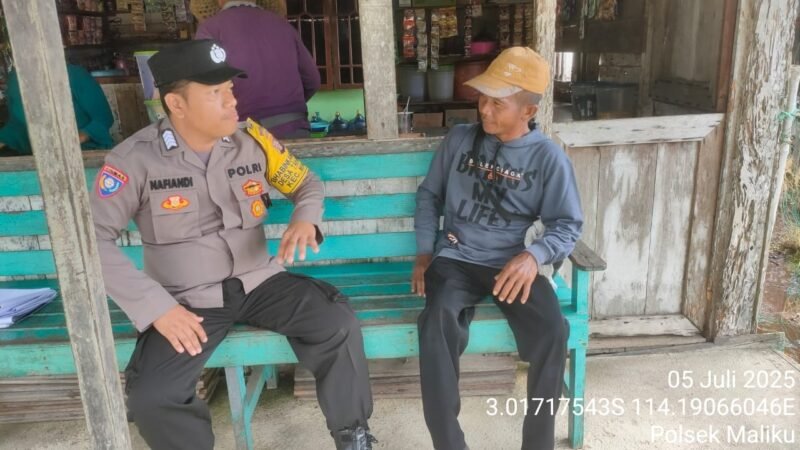 Bhabinkamtibmas Ingatkan Warga di Desa Binaannya Himbauan Waspda Penipuan Online