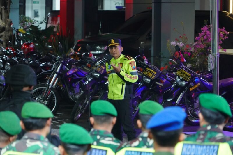 Ratusan Polisi Kawal Ketat 2.400 Warga PSHWTM dari Ponorogo ke Madiun
