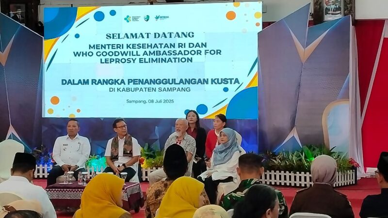 Menkes Kunjungi Sampang, Bupati Tegaskan Pengobatan Harus Gratis