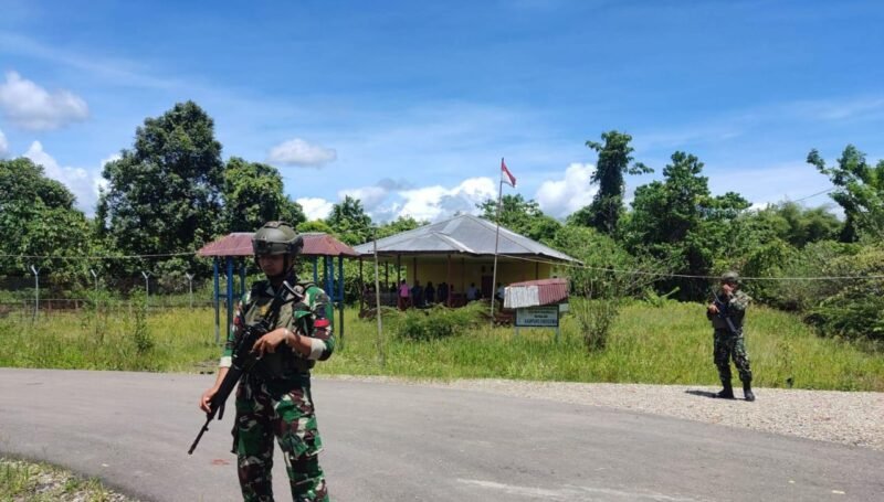 Satgas Yonif 611/Awl Dorong Perbaikan Infrastruktur Distrik Agimuga