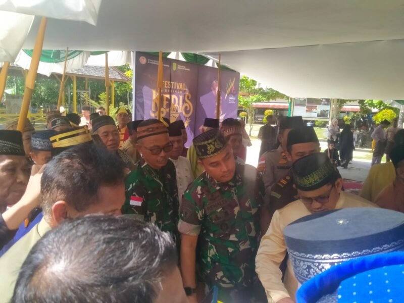 Kapten Inf Waniran Wakili Dandim 1208/Sambas Hadiri Peringatan Ke 394:Hari Jadi Kota Sambas
